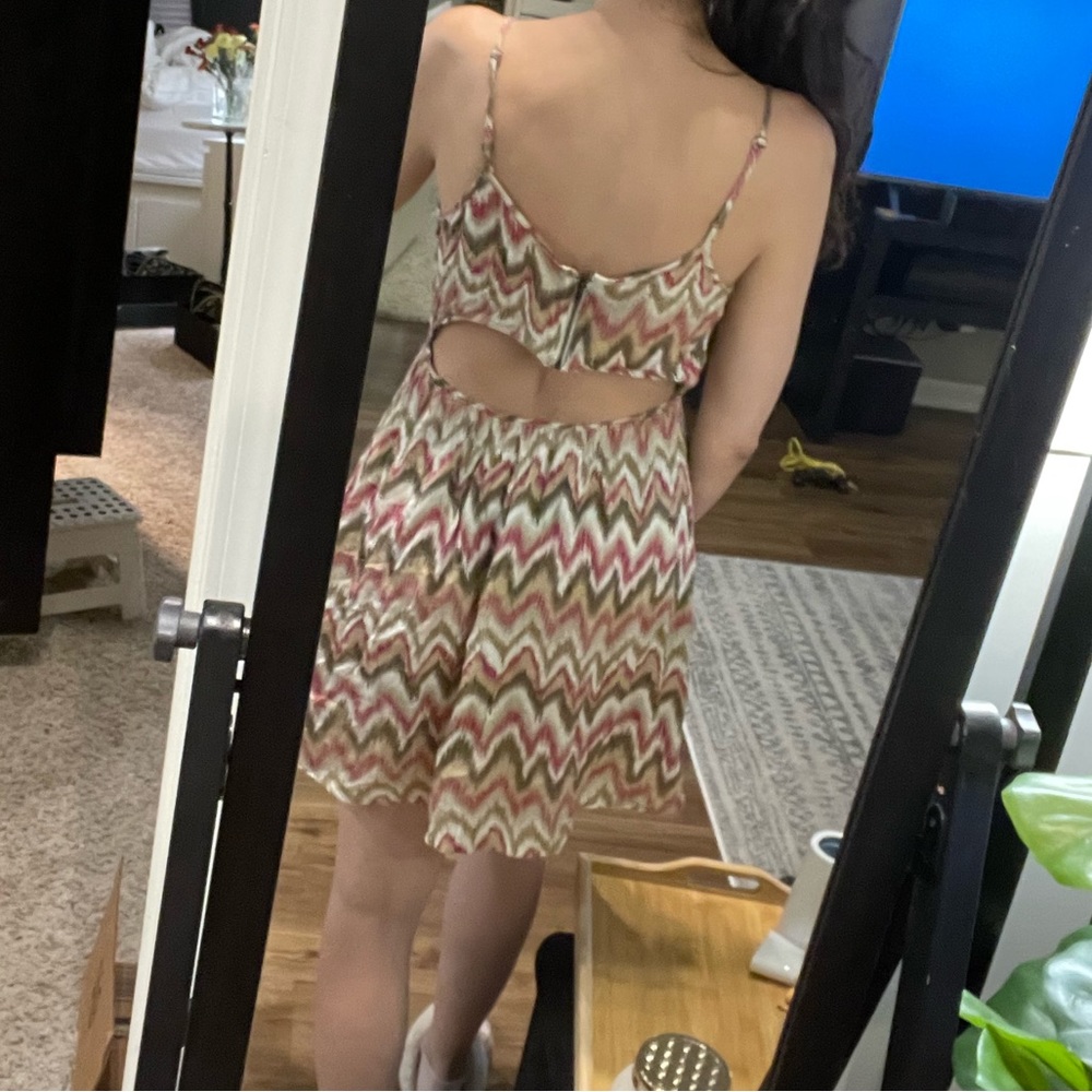 Pattern dress  with studs - Picture 3 of 3